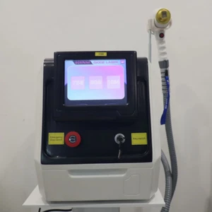 Laser a diodi 755 808 1064nm macchina depilazione viso corpo indolore raffreddamento ghiaccio - Foto 1 di 12