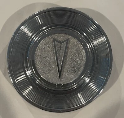 方向盘中心喇叭帽 1964 年至 1966 年庞蒂亚克暴风雨带标准轮 — 第 1/4 张图片