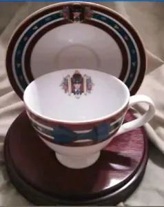 AVON 2009 MRS ALBEE HONOR SOCIETY CUP & SAUCER COLLECTOR SET NEW IN BOX - Bild 1 von 12