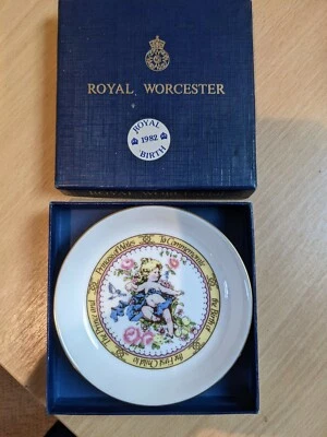 Royal Worcester Royal Commemorative Bowl Birth prince William 1982, in box - Image 1 of 3
