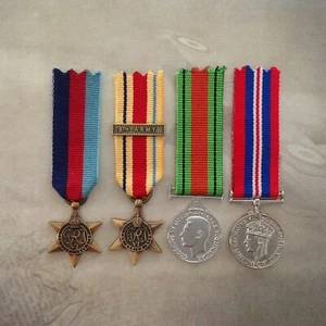1939 - 45 STAR, AFRICA 8TH ARMY, DEFENCE + 39-45 WAR MEDAL SET | ANTIQUE TONE - Foto 1 di 1