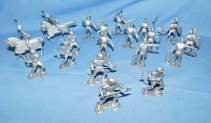 Marx Reissue 1/32nd scale 2nd Issue armored knights and horses 21 pcs. (silver) - Picture 1 of 2