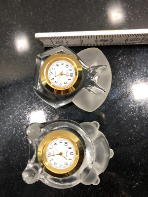 2 x Glas Tischuhr Design Schreibtisch Uhr 4 x 5 cm Sammlung - Bild 1 von 4