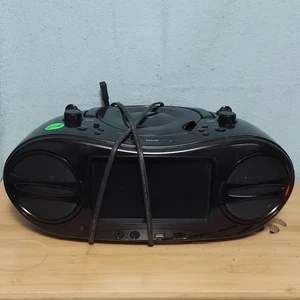 GPX BD707B Tragbarer DVD CD Player Ghettoblaster AM FM Radio LCD Bildschirm Großartig - Bild 1 von 8
