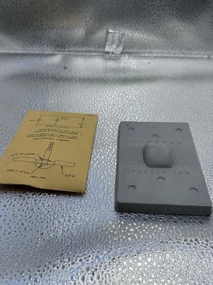 Lote de 2. Cubierta de interruptor de prensa a prueba de intemperie Hubbell HBL1785 Foto 1 de 2