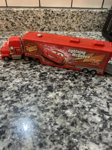Disney Pixar Cars Mack Superliner Truck Hauler Lightning McQueen - Bild 1 von 12