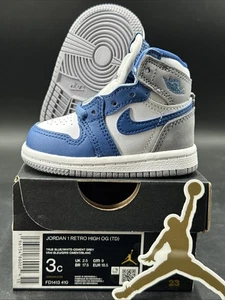 Jordan 1 Retro Alto OG (TD) Azul Verdadero/Blanco-Gris Cemento FD1413-410 - Talla 3c - Imagen 1 de 16