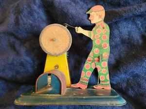 1920's-30's ? SparkO Ferdinand Strauss Tin-Litho Wind Up Clockwork Wheel Grinder - Picture 1 of 9