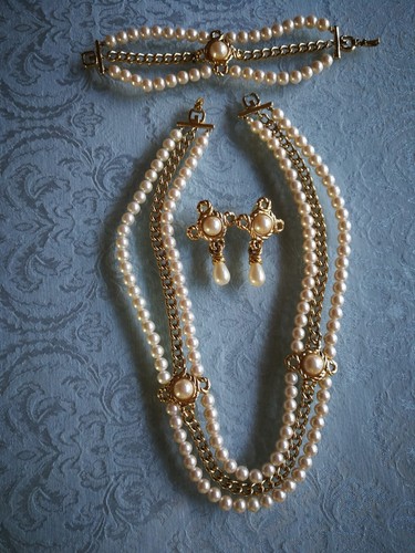 Set Collana Orecchini Bracciale Vintage Givenchy Paris New York Tono Oro Finte Perle