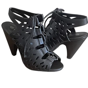 Top Moda Yucca-1 Womens Peep Toe Laser Cut Out Lace Up Front Caged Sandals Shoes - Picture 1 of 9