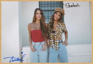 Elisha & Renee Herbert - Modelle australiane - Foto firmata - Cannes 2022 - Certificato di autenticità - Foto 1 di 1