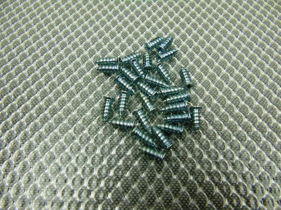 Lot of 25 - HP Compaq PC Desktop Computer Case Chassis Fan Screws Screw Silver - Image 1 of 4