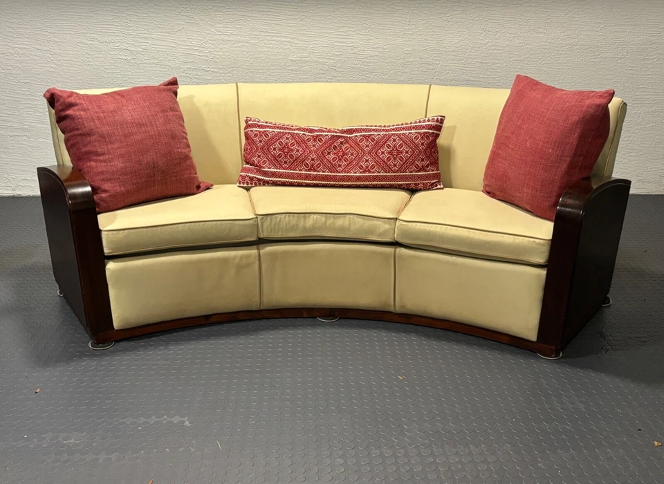 Sofá curvo Art Deco europeo raro y elegante de los años 30 - una pieza llamativa atemporal Foto 1 de 4