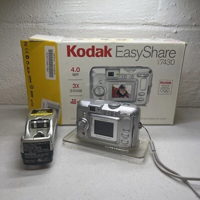 Kodak EasyShare CX7430 4.0MP Digital Camera Silver UNTESTED FOR PARTS REPAIR - Image 1 of 4