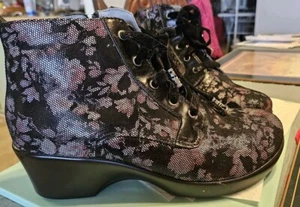 Alegria PG Lite Eliza Dame Size 39 Ankle Bootie Black Floral Leather US 8.5 - Picture 1 of 6