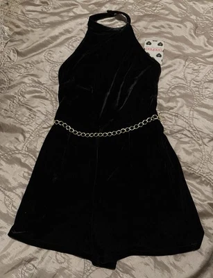 Nuevo con etiquetas Nuevo Negro Terciopelo Boohoo Halter Mono Reino Unido 10 Fiesta Navidad Año Nuevo Cinturón Foto 1 de 4