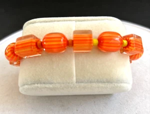 Vintage Japan orange und gelb ummanteltes Perlenarmband mit Sicherheitskette - Bild 1 von 4