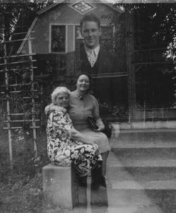 Two Women Seated Together ? Handsome Man Double Exposure Vintage Artistic - Picture 1 of 3