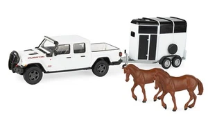 Ertl 47366 1:32 White Jeep Gladiator with Horse Trailer and Horses - Picture 1 of 1
