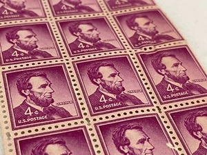 US STAMPS 4 CENT LINCOLN SCOTT #1036 Block of Unused stamps - Picture 1 of 9