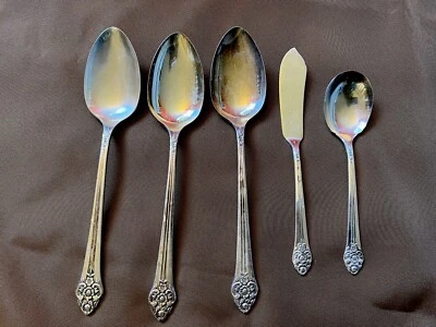 Cubiertos PLANTATION 1881 Rogers Silverplate 1948 • Lote de 5 • Cucharas para servir + Foto 1 de 4