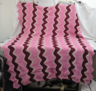 Crochet Granny Throw Afghan Blanket Pink & Maroon Chevron Pattern 70” x 55”   TF - Image 1 of 4