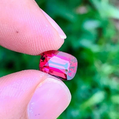 2.82 Crt Mahenge Garnet Reddish Pink 100% Natural Unheated mine Tanzania - Image 1 of 4