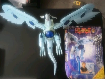 Yu-Gi-Oh! Blue Eyes Shining Dragon Deluxe Kit Modelo Mattel Com Caixa *Sem Suporte* - Imagem 1 de 4