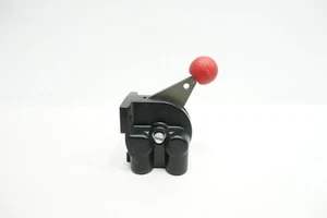 Parker 008230109 Manually Operated Directional Control Valve - Picture 1 of 6