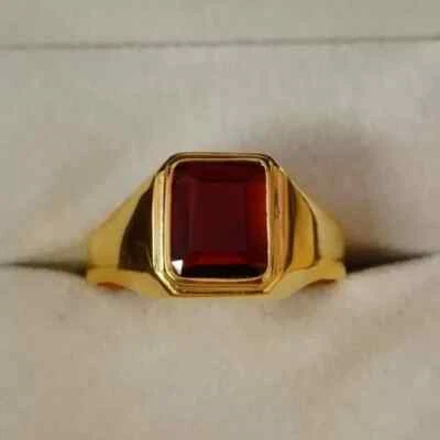Anillo de boda de granate rojo creado en laboratorio de 3 quilates con corte esmeralda para hombre enchapado en oro amarillo de 14 k Foto 1 de 4