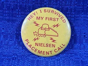 AC Nielsen Button - Ich habe meinen ersten Platzierungsanruf überlebt - Bild 1 von 10