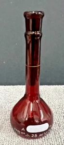 Pyrex 55640-25 Red Class A Volumetric Flask - Picture 1 of 3