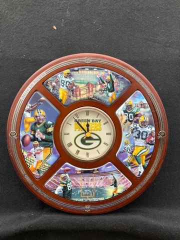 NFL Green Bay Packers Solid Wood 10" Clock from The Danbury Mint Great Shape Cover