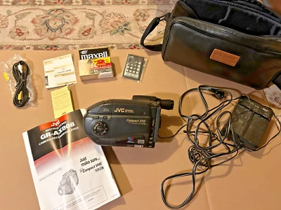 JVC GR-AX808 Compact VHS Video Camera Camcorder Bundle Tested **READ** recorder - Image 1 of 4