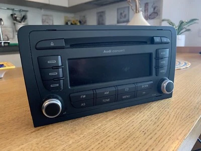 Autoradio CD 8P0035186P per Audi A3 Mk2 8P 2003-2008 usata (70274) - Immagine 1 di 4