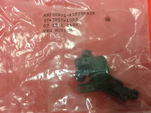 Amphenol - P/N: 97-3057-1008 - Connector - NEW - Picture 1 of 1