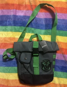 Neu mit Etikett Harry Potter Slytherin Kuriertasche Buchtasche Umhängetasche Bioworld nie benutzt - Bild 1 von 6