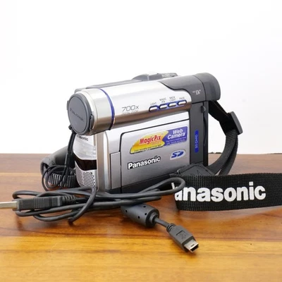 Видеокамера цифровая видеокамера Panasonic PV-DV203D MiniDV отличная без аккумулятора - Изображение 1 из 4