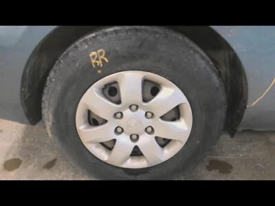 Used Wheel Cover fits: 2008 Hyundai Entourage 16`` Grade B - Image 1 of 4