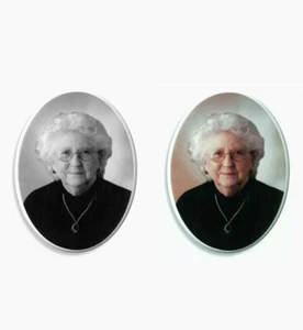 FOTOCERAMICA PER CIMITERO LUTTO OVALE SIA IN BIANCO E NERO CHE A COLORI 12*9 cm - Foto 1 di 1