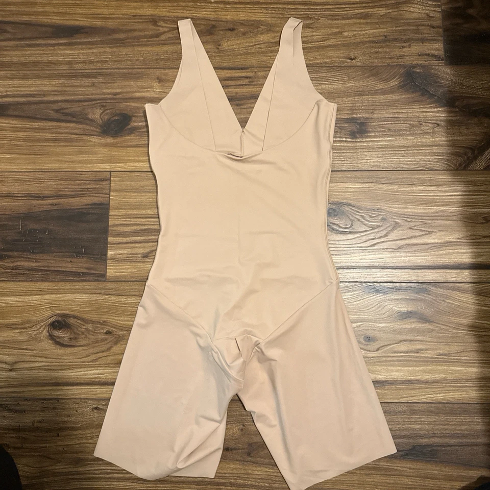 Modelador corporal Leonisa indetectable Step-in medio muslo beige talla M Foto 1 de 4