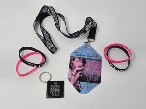 Taylor Swift 1989 World Tour VIP Badge / Schlüsselband / Schlüsselanhänger / 4 Armbänder - Bild 1 von 5