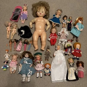 Huge Lot of Vintage Dolls - Picture 1 of 13