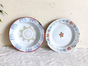 1940s Vintage Multi Color Floral Iron Enamel Plate Home Decorative Pair IE170 - Picture 1 of 7