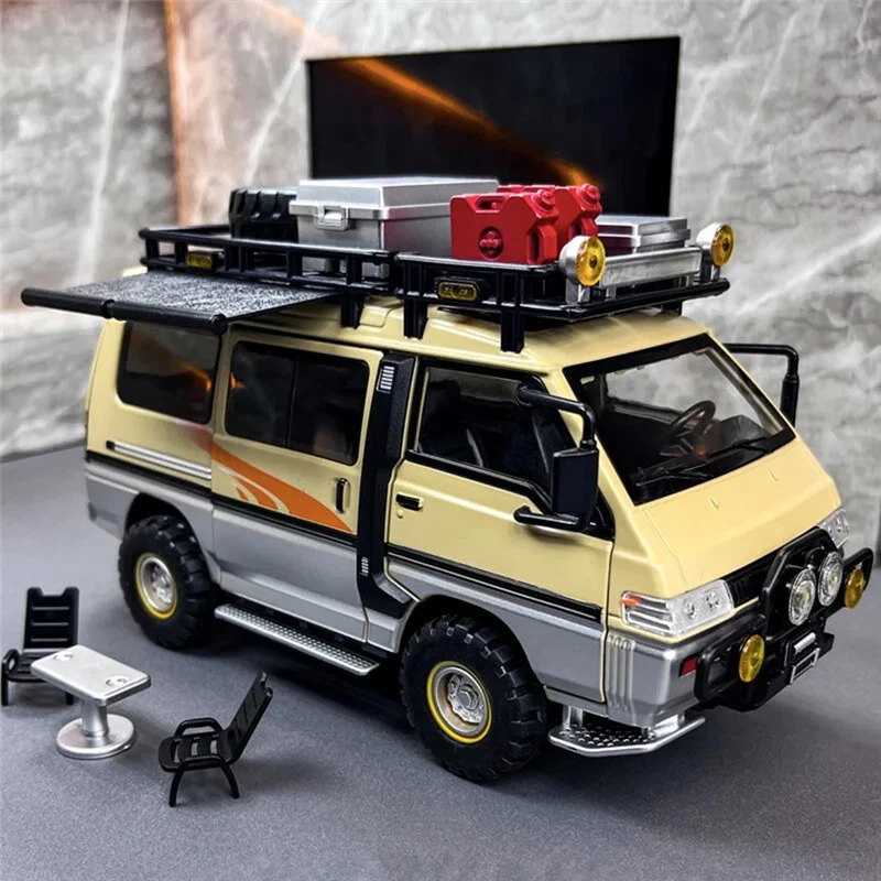 1:24 Mitsubishi Delica MPV Alloy Car Model Diecast Classic Vehicles Sound Light - Image 1 of 4