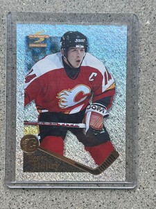 1995-96 PINNACLE SUMMIT THEOREN FLEURY SUMMIT ICE REFRACTOR #8