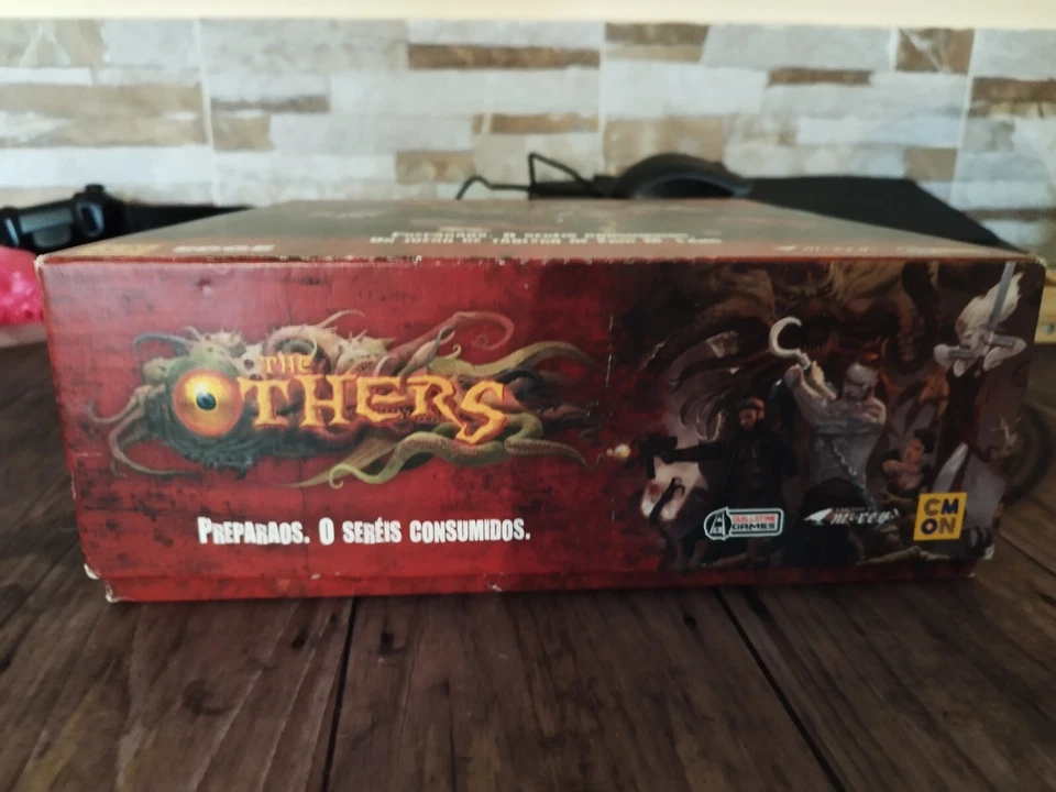 The others juego de mesa en castellano, está intacto  - Imagen 1 de 4