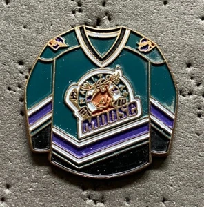 Manitoba Moose Dark Jersey IHL Hockey Pin - Foto 1 di 2