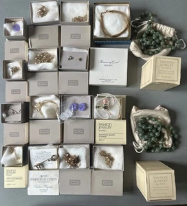 Lot (17) Assorted Vintage Avon Necklaces, Bracelets, Earrings NOS Original Boxes - Picture 1 of 7