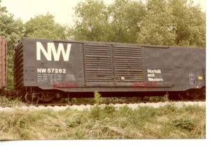 25A397 RP 1982 NORFOLK & WESTERN RAILROAD BOXCAR #57262 AC&Y TRACK FAIRLAWN OH - Imagen 1 de 1